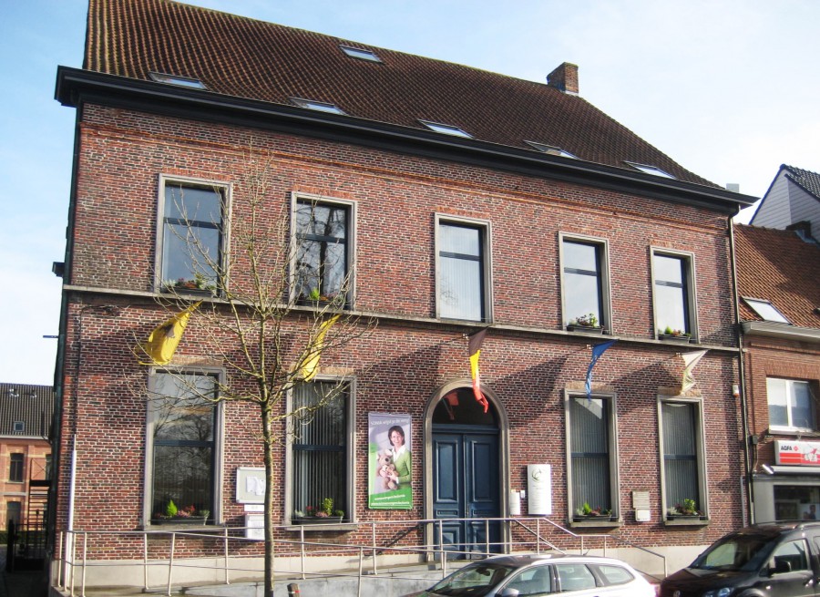 Voormalig gemeentehuis Sleidinge Meetjes.land